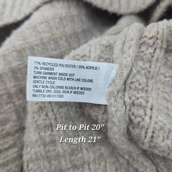 Universal Thread Goods Co.
Soft Waffle Knit Button Cardigan - Picture 5 of 6